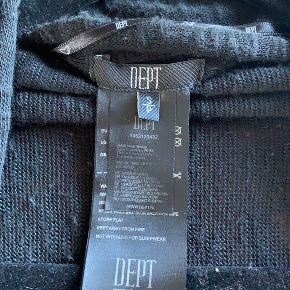 Sweater - Picture 4 of 4